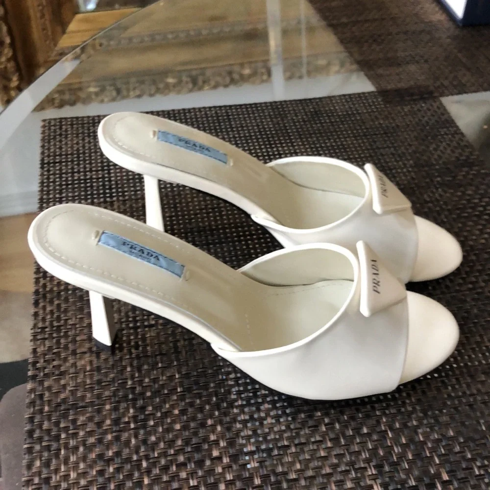 Prada Women's Cream patent leather Slide Sandals mules size 38 - Picture 2 of 7